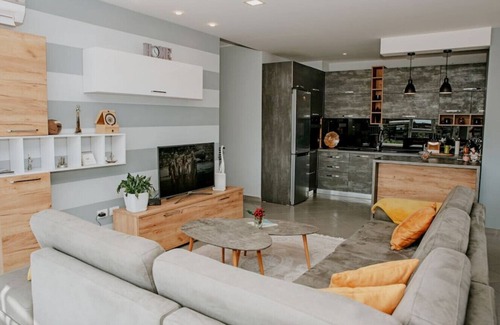 Shkoder Apartment | The Modern Pad by PikHost