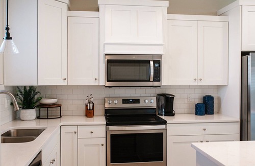 Washington Fields House | 🌲The Monroe ⛰️Pet Friendly Townhouse With Majestic Views and EV Charger Hookup