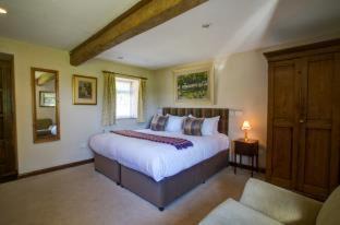 Trowle Common House | The Moonraker Hotel