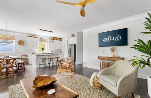 North Charleston House | The Mosstree by StayDuvet | Walk to Park Circle