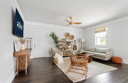 North Charleston House | The Mosstree by StayDuvet | Walk to Park Circle