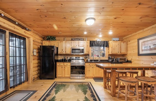 Thayerville Cabin | The Mountain Airy