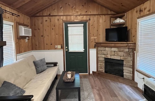 Boone House | The Mountain Mini - 4.5 Miles from App State Campus