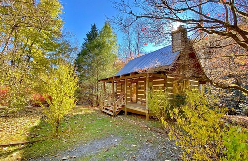 Otto Cabin | The Mountains are Calling! Visit Walnut Falls | Turnstone Log Cabins