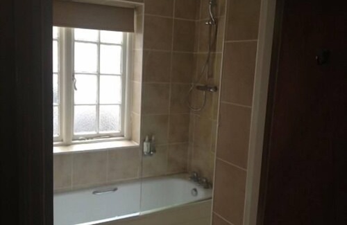 Chichester Hotel | The Nags Head