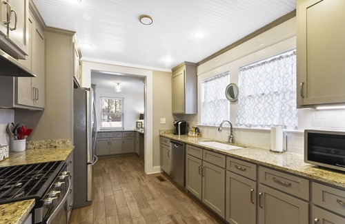 Northport House | The Nest: A Comforting Southern Retreat. 2 miles from the University of AL.
