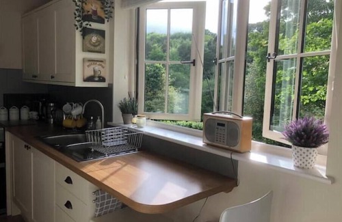 Sheffield Green Cottage | The Nest Danehill - Idyllic Woodland Retreat nVisitEngland/AA 4 Star +Gold Award