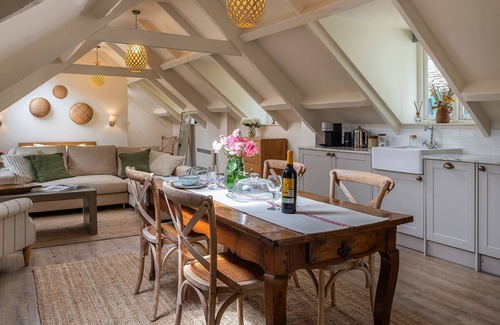 Stroud Cottage | The Nest - pet friendly in Slad near Stroud