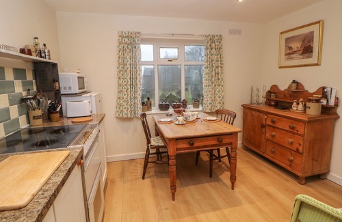 Quarnford Cottage | THE NETTY, pet friendly, with a garden in Buxton