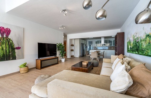 Playa Blanca Villa | THE NEW VILLA LOS ROQUES - NEWLY RENOVATED-MODERN AND INTIMATE - BEAUTIFUL VIEWS