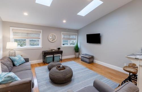 Yachting Village Apartment | The Newport Lofts - 359 Thames Street