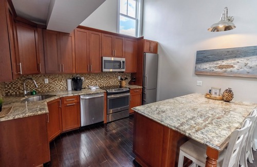 Yachting Village House | The Newport Lofts – 543 Thames Street
