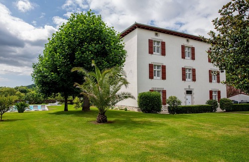 Cambo-les-Bains House | The noble house of Luroa built in 1505.