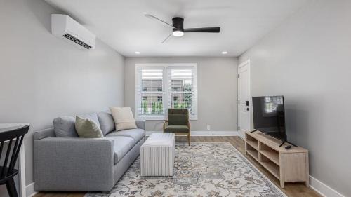 Hillsboro West End Apartment | The Nomad: 4 1BRs 2 Studios 24-Guest Retreat