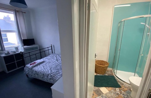 Plymouth House | The Nook En-suite Room