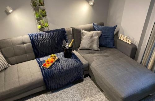 Flint Apartment | The North Wales Gathering - 9 Bedroom - EV Charging