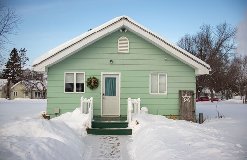 International Falls House | The Northern Outpost