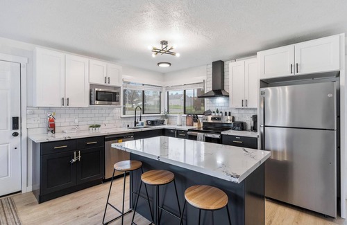 Port Angeles House | The NW Olympic Retreat just minutes away from Olympic National Park PET FRIENDLY