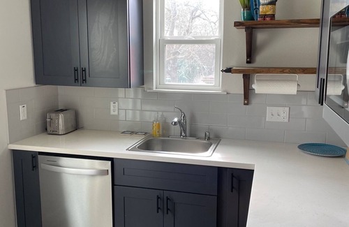 Galveston House | The Oak Tree Cottage at Midtown