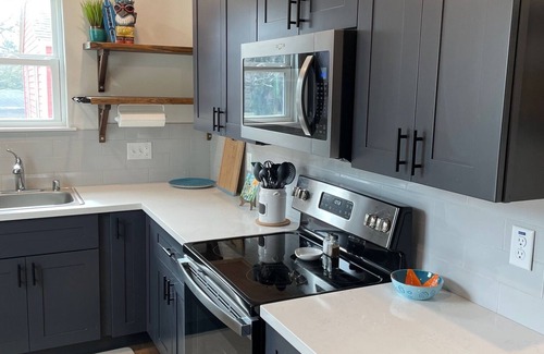 Galveston House | The Oak Tree Cottage at Midtown