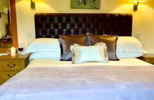 Scawton Hotel | The Oak Tree Inn