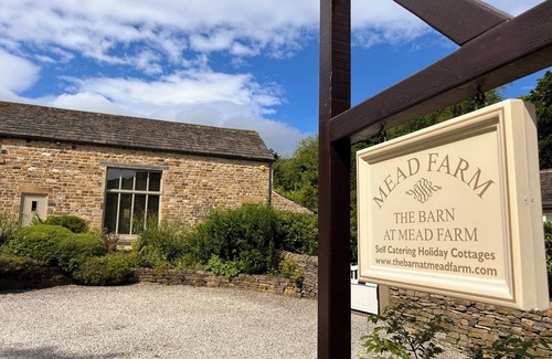 Hope House | The Oaks - Award Winning Barn Conversion In Hope Village Near To Castleton
