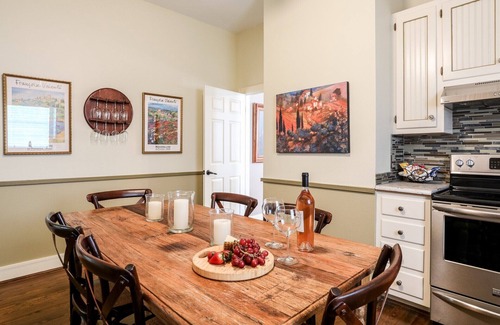 Fredericksburg House | The Oaks On Main | Convenient to Main St.