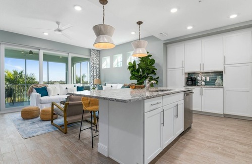Whitney Beach Condo | ⚓The Oasis at One Particular Harbor! Modern tropical condo in Margaritaville!⚓🐕🌅