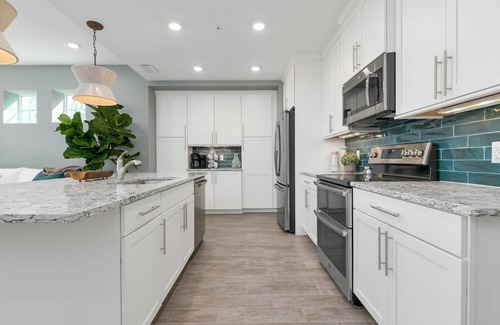 Whitney Beach Condo | ⚓The Oasis at One Particular Harbor! Modern tropical condo in Margaritaville!⚓🐕🌅