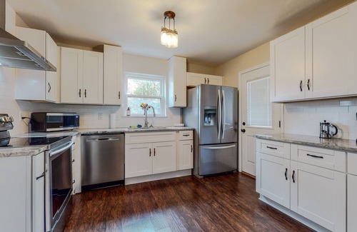 Wright House | The Oasis! Charming 3BR Near All The Best Beaches!