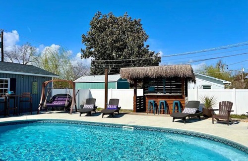 North Carolina Coast House | The Oasis - Heated POOL - Tiki Bar - Beach Life!