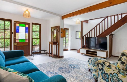 Shoalhaven Heads House | The Oasis Short Drive to Berry and The Beach
