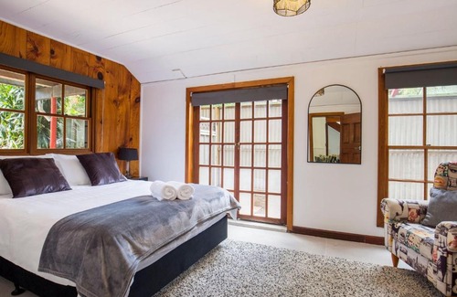Shoalhaven Heads House | The Oasis Short Drive to Berry and The Beach