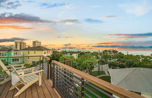 Siesta Key Village House | The Oasis