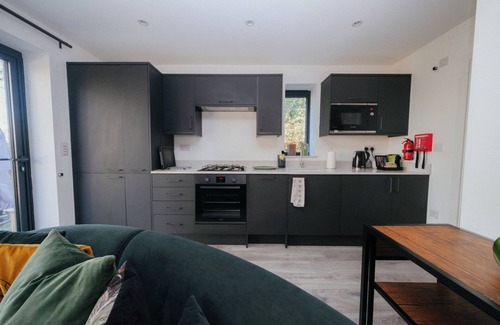 Dorking Cottage | THE OBSERVATORY ANNEXE, pet friendly, with a garden in Dorking