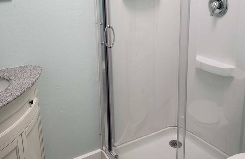 Man O War Cay Apartment | "The Office" Studio - Close to Beach, Dock slip included