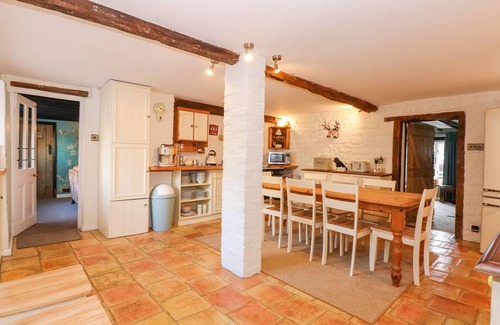 Snettisham Cottage | THE OLD BAKEHOUSE, pet friendly, with open fire in Snettisham