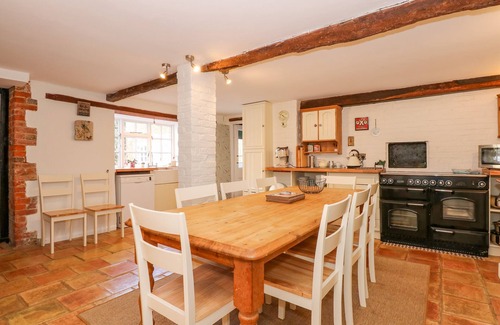Snettisham Cottage | THE OLD BAKEHOUSE, pet friendly, with open fire in Snettisham