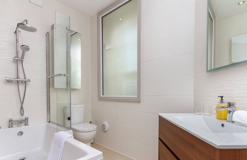 Lytham St. Anne's Apartment | THE OLD BANK APARTMENT 1 - SLEEPS 2 - 1 BEDROOM - CENTRAL ST ANNES