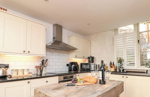 Dittisham House | THE OLD CHAPEL, character holiday cottage in Dittisham