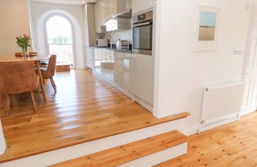 Newquay House | THE OLD CHAPEL, family friendly, luxury holiday cottage in Newquay