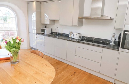 Newquay House | THE OLD CHAPEL, family friendly, luxury holiday cottage in Newquay