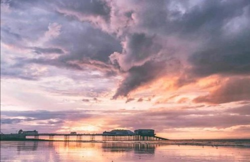 Cromer House | The Old Crab Shop. PERFECT location & sea views.