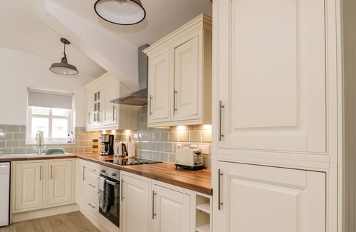 Drybrook House | THE OLD FORGE LODGE, romantic, character holiday cottage in Drybrook