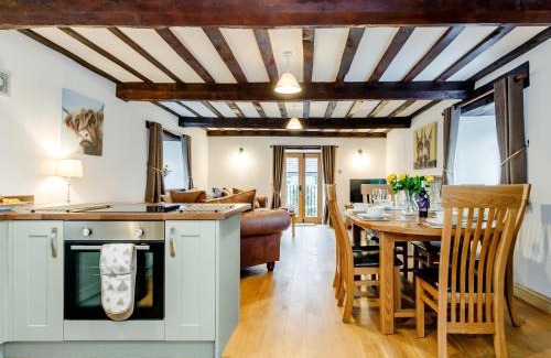 Hewelsfield House | The Old Granary - Uk12135
