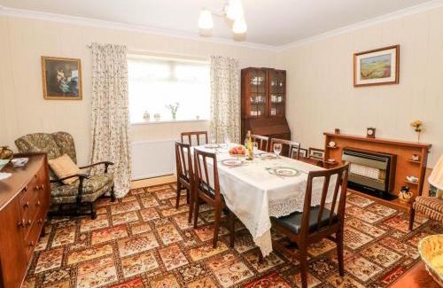 Chesterfield House | The Old Grocery