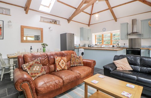 Liverton Cottage | THE OLD HAYBARN, family friendly, with open fire in Ipplepen
