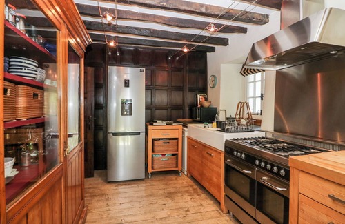 Troutbeck Bridge House | THE OLD HOUSE, pet friendly, with open fire in Troutbeck Bridge