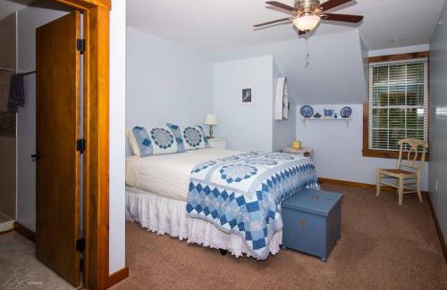 Charlotte Hotel | The Old Lantern Inn