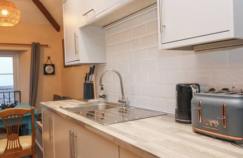 Watchet Cottage | THE OLD LIGHTHOUSE COTTAGE, pet friendly in Watchet
